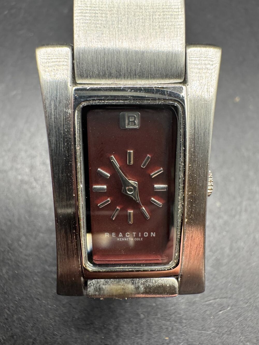 Kenneth Cole Reaction RK4001 Silver Tone Quartz Women's Sleek Watch 17.4mm